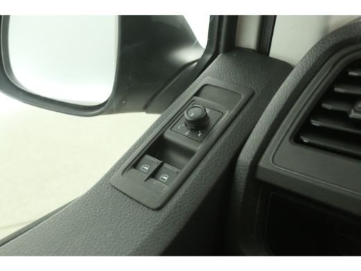 Volkswagen Transporter 2.0 TDI L2H1 | 150PK | DC |  Airco | Cruise | Carplay | Navigatie ActivLease financial lease