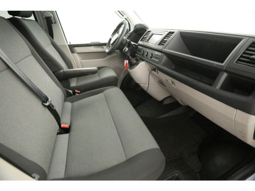 Volkswagen Transporter 2.0 TDI L2H1 | 150PK | DC |  Airco | Cruise | Carplay | Navigatie ActivLease financial lease
