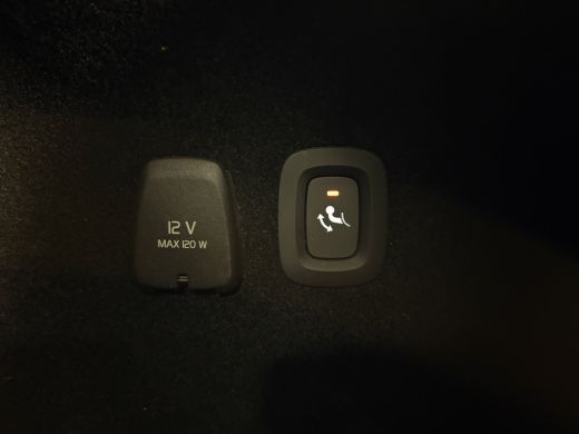 Volvo  V60 T6 AWD Recharge R-Design | Vol! | Schuifdak | Trekhaak | Stoelventilatie | FOUR-C Onderstel* | 36... ActivLease financial lease