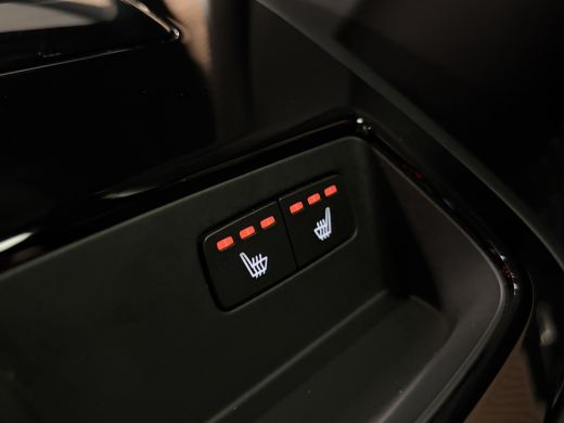 Volvo  V60 T6 AWD Recharge R-Design | Vol! | Schuifdak | Trekhaak | Stoelventilatie | FOUR-C Onderstel* | 36... ActivLease financial lease