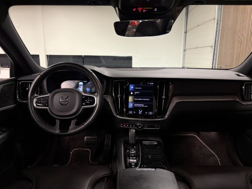 Volvo  V60 T6 AWD Recharge R-Design | Vol! | Schuifdak | Trekhaak | Stoelventilatie | FOUR-C Onderstel* | 36... ActivLease financial lease