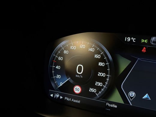 Volvo  V60 T6 AWD Recharge R-Design | Vol! | Schuifdak | Trekhaak | Stoelventilatie | FOUR-C Onderstel* | 36... ActivLease financial lease