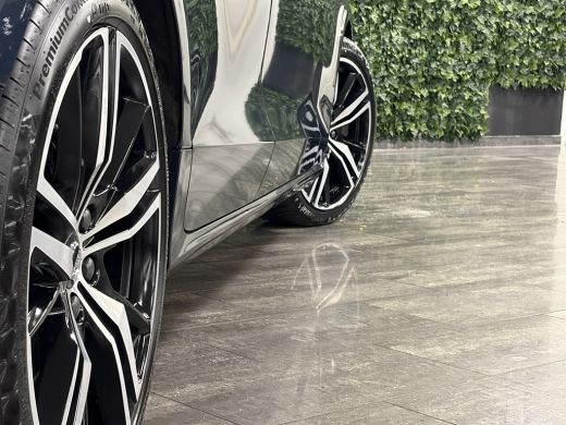 Volvo  V60 T6 AWD Recharge R-Design | Vol! | Schuifdak | Trekhaak | Stoelventilatie | FOUR-C Onderstel* | 36... ActivLease financial lease