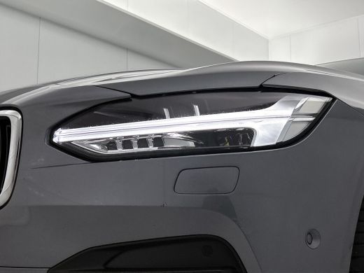 Volvo  V90 D4 190PK Automaat Momentum / Navigatie / Adap-cruise / park-assist / Memory sportseats / leder in... ActivLease financial lease
