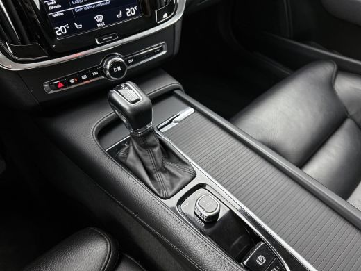 Volvo  V90 D4 190PK Automaat Momentum / Navigatie / Adap-cruise / park-assist / Memory sportseats / leder in... ActivLease financial lease