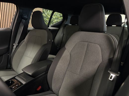 Volvo  XC40 B4 Plus Dark Trekhaak | Harman Kardon | Bestuurdersstoel elektrisch geheugen | Stoel en Stuurwiel... ActivLease financial lease