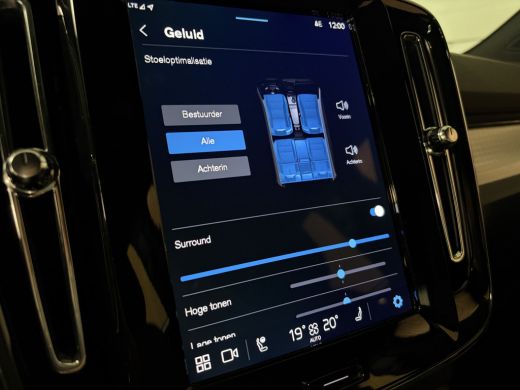 Volvo  XC40 B4 Plus Dark Trekhaak | Harman Kardon | Bestuurdersstoel elektrisch geheugen | Stoel en Stuurwiel... ActivLease financial lease