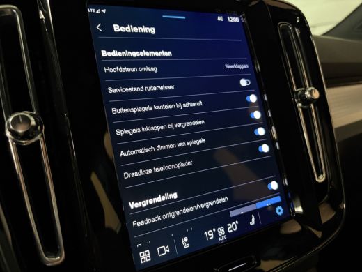 Volvo  XC40 B4 Plus Dark Trekhaak | Harman Kardon | Bestuurdersstoel elektrisch geheugen | Stoel en Stuurwiel... ActivLease financial lease