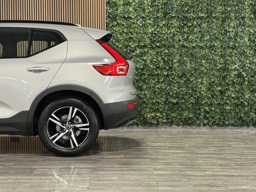 Volvo  XC40 B4 Plus Dark Trekhaak | Harman Kardon | Bestuurdersstoel elektrisch geheugen | Stoel en Stuurwiel... ActivLease financial lease