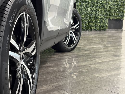 Volvo  XC40 B4 Plus Dark Trekhaak | Harman Kardon | Bestuurdersstoel elektrisch geheugen | Stoel en Stuurwiel... ActivLease financial lease