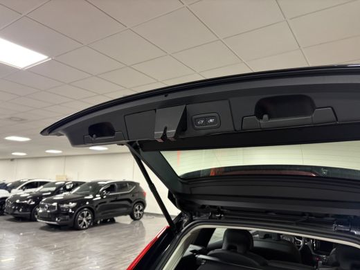 Volvo  XC60 T6 AWD Recharge Ultimate Dark Head-Up Display | Harman Kardon | Adaptieve Cruise Control | Stoelv... ActivLease financial lease