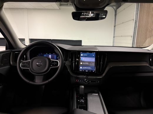 Volvo  XC60 T6 AWD Recharge Ultimate Dark Head-Up Display | Harman Kardon | Adaptieve Cruise Control | Stoelv... ActivLease financial lease