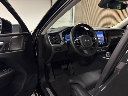 Volvo  XC60 T6 AWD Recharge Ultimate Dark Head-Up Display | Harman Kardon | Adaptieve Cruise Control | Stoelv... ActivLease financial lease