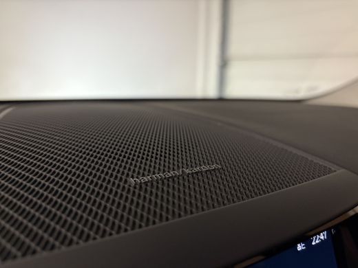 Volvo  XC60 T6 AWD Recharge Ultimate Dark Head-Up Display | Harman Kardon | Adaptieve Cruise Control | Stoelv... ActivLease financial lease