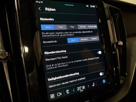 Volvo  XC60 T6 AWD Recharge Ultimate Dark Head-Up Display | Harman Kardon | Adaptieve Cruise Control | Stoelv... ActivLease financial lease