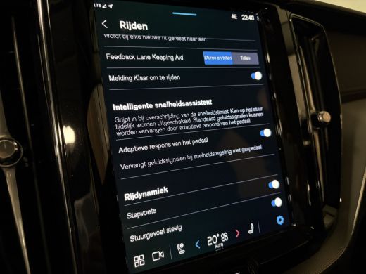 Volvo  XC60 T6 AWD Recharge Ultimate Dark Head-Up Display | Harman Kardon | Adaptieve Cruise Control | Stoelv... ActivLease financial lease