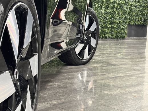 Volvo  XC60 T6 AWD Recharge Ultimate Dark Head-Up Display | Harman Kardon | Adaptieve Cruise Control | Stoelv... ActivLease financial lease