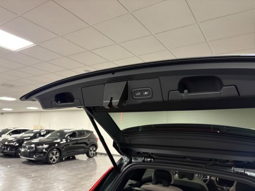 Volvo  XC60 T6 AWD Recharge Ultra Dark Vol! | Bowers & Wilkins | Luchtvering | 360&deg; Camera | Head-Up Display ... ActivLease financial lease