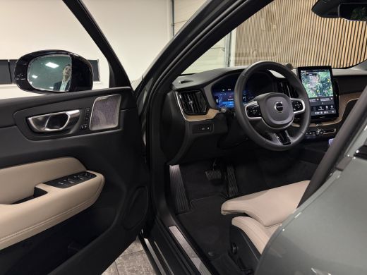 Volvo  XC60 T6 AWD Recharge Ultra Dark Vol! | Bowers & Wilkins | Luchtvering | 360&deg; Camera | Head-Up Display ... ActivLease financial lease
