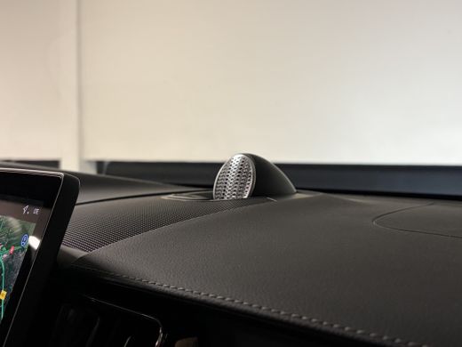 Volvo  XC60 T6 AWD Recharge Ultra Dark Vol! | Bowers & Wilkins | Luchtvering | 360&deg; Camera | Head-Up Display ... ActivLease financial lease