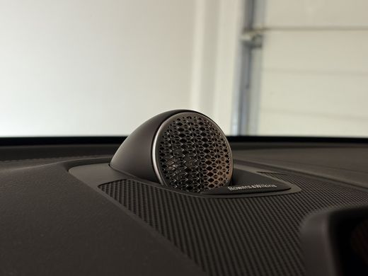 Volvo  XC60 T6 AWD Recharge Ultra Dark Vol! | Bowers & Wilkins | Luchtvering | 360&deg; Camera | Head-Up Display ... ActivLease financial lease