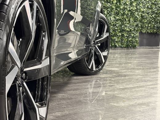 Volvo  XC60 T6 AWD Recharge Ultra Dark Vol! | Bowers & Wilkins | Luchtvering | 360&deg; Camera | Head-Up Display ... ActivLease financial lease