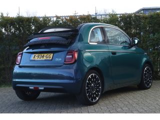 Fiat 500C La Prima 42 kWh | Adapt. Cruise | Stoelverwarming | Camera | Navi | Leder | Keyless | Carplay | L...