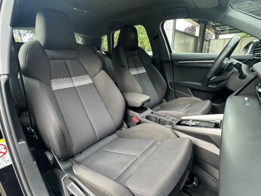 Audi A3 Sportback 30 TFSI Business edition Automaat/VTcockpit/Trekhaak/Led/Cruise/PDC ActivLease financial lease