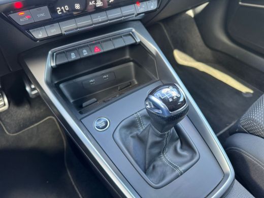 Audi A3 Sportback 30 TFSI edition one LED/Virtual/Sportstoelen/Clima/Navi/Cruise ActivLease financial lease