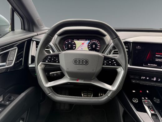 Audi Q4 e-tron 45 S Edition 82 kWh 286pk Achteruitrijcamera | Optiekzwart | Elektrisch bedienbare achterklep ActivLease financial lease