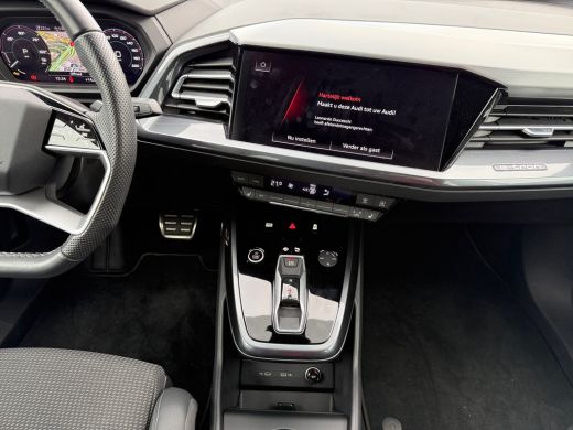 Audi Q4 e-tron 45 S Edition 82 kWh 286pk Achteruitrijcamera | Optiekzwart | Elektrisch bedienbare achterklep ActivLease financial lease