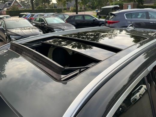 BMW 3 Serie Touring 330e High Executiv M-pakket/Panoramadak/Navigatie/Leder ActivLease financial lease