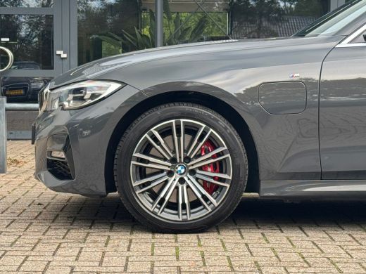 BMW 3 Serie Touring 330e High Executiv M-pakket/Panoramadak/Navigatie/Leder ActivLease financial lease