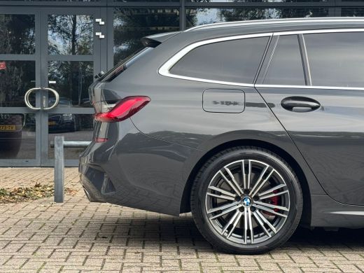 BMW 3 Serie Touring 330e High Executiv M-pakket/Panoramadak/Navigatie/Leder ActivLease financial lease