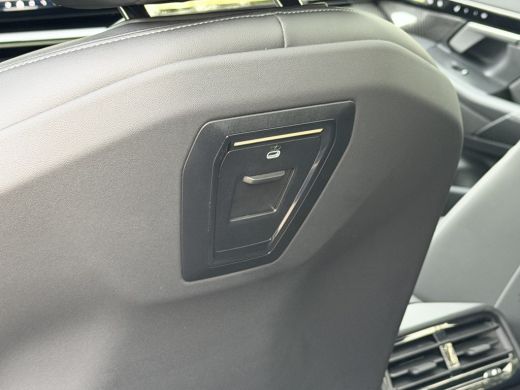 BMW 5 Serie Touring 540d xDrive FULL OPTION Leer/Pano/Camera/Trekhaak/ 21 inch ActivLease financial lease