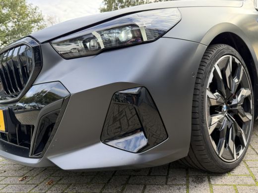 BMW 5 Serie Touring 540d xDrive FULL OPTION Leer/Pano/Camera/Trekhaak/ 21 inch ActivLease financial lease