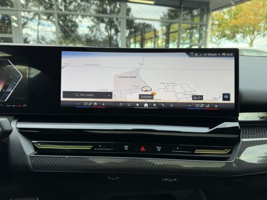 BMW 5 Serie Touring 540d xDrive M-Sport FULL OPTION Leer/Pano/Camera/Trekhaak/ 21 inch ActivLease financial lease