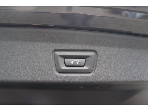 BMW i4 eDrive40 High Executive M Sport / Schuif-kanteldak / Trekhaak / Laserlight / Achteruitrijcamera /... ActivLease financial lease