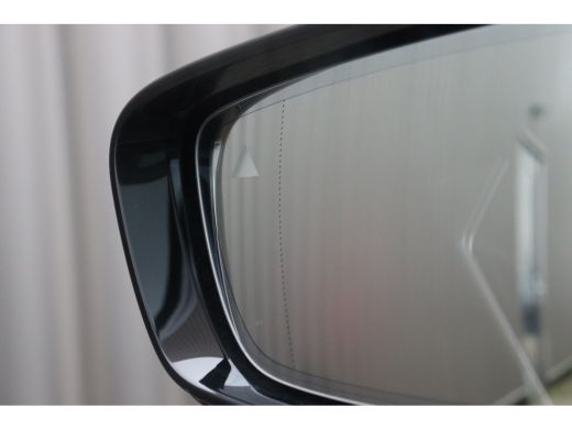 BMW i4 eDrive40 High Executive M Sport / Schuif-kanteldak / Trekhaak / Laserlight / Achteruitrijcamera /... ActivLease financial lease