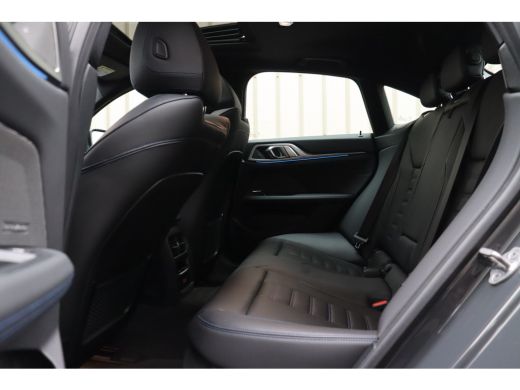 BMW i4 eDrive40 High Executive M Sport / Schuif-kanteldak / Trekhaak / Laserlight / Achteruitrijcamera /... ActivLease financial lease