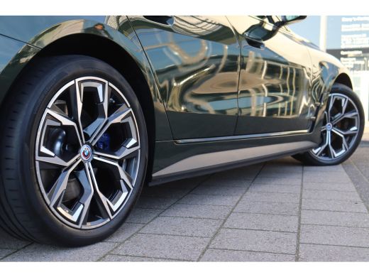 BMW i4 M50 High Executive / Sportstoelen / M Adaptief onderstel / Laserlight / Parking Assistant Plus / ... ActivLease financial lease