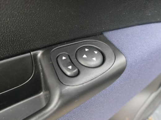 Fiat 500 1.0 Hybrid Cult | Parkeersensoren | Airco | Elektrisch Pakket | DAB Radio ActivLease financial lease