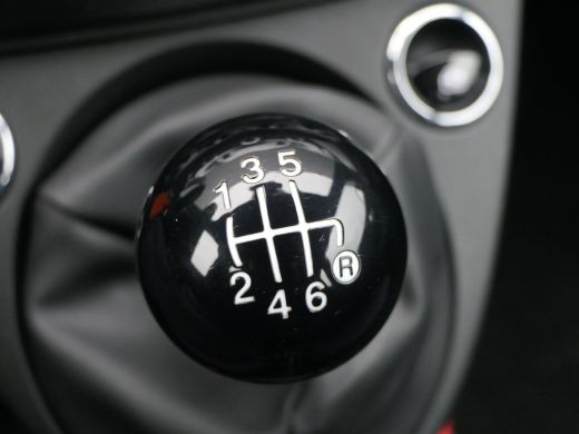 Fiat 500 1.0 Hybrid Cult | Parkeersensoren | Airco | Elektrisch Pakket | DAB Radio ActivLease financial lease