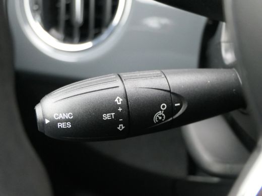 Fiat 500 1.0 Hybrid Cult | Parkeersensoren | Airco | Elektrisch Pakket | DAB Radio ActivLease financial lease