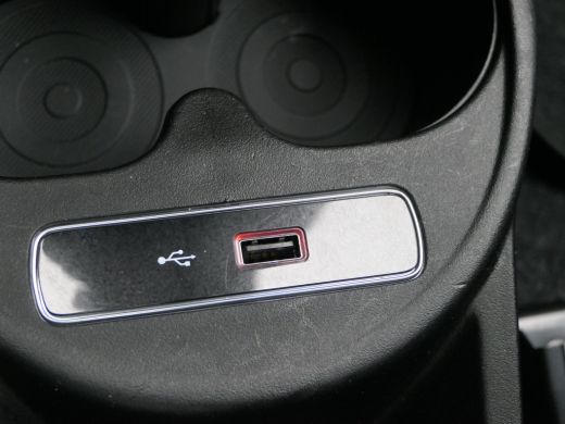 Fiat 500 1.0 Hybrid Cult | Parkeersensoren | Airco | Elektrisch Pakket | DAB Radio ActivLease financial lease