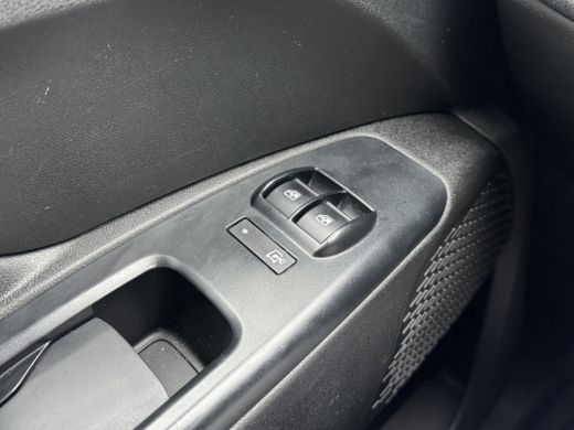 Fiat Dobl&ograve; Cargo 1.3 MJ L1H1 SX Trekhaak/Airco/Navigatie/PDC/Weinig KM! ActivLease financial lease