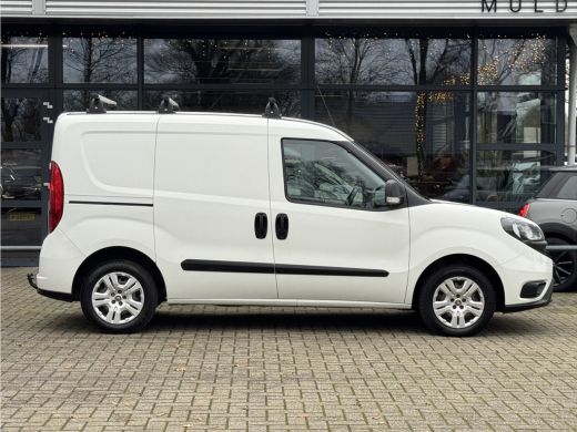 Fiat Dobl&ograve; Cargo 1.3 MJ L1H1 SX Trekhaak/Airco/Navigatie/PDC/Weinig KM! APK 24-02-2027 ActivLease financial lease