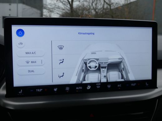 Ford Focus 1.0 EcoBoost Hybrid 125PK Titanium X | AGR-STOEL | STOEL+STUUR+VOORRUITVERWARMING | CAMERA | NAVI... ActivLease financial lease