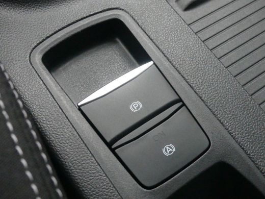 Ford Focus 1.0 EcoBoost Hybrid 125PK Titanium X | AGR-STOEL | STOEL+STUUR+VOORRUITVERWARMING | CAMERA | NAVI... ActivLease financial lease