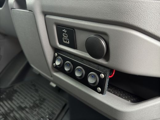 Ford Transit Custom 300 2.0 TDCI Sport Vol! | Trekhaak | 19 Inch LMV | Camera | ActivLease financial lease